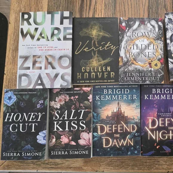 Lots Of Books In Perfect Condition - Picture 1 of 3